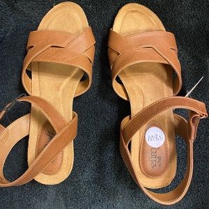 Brown wedges